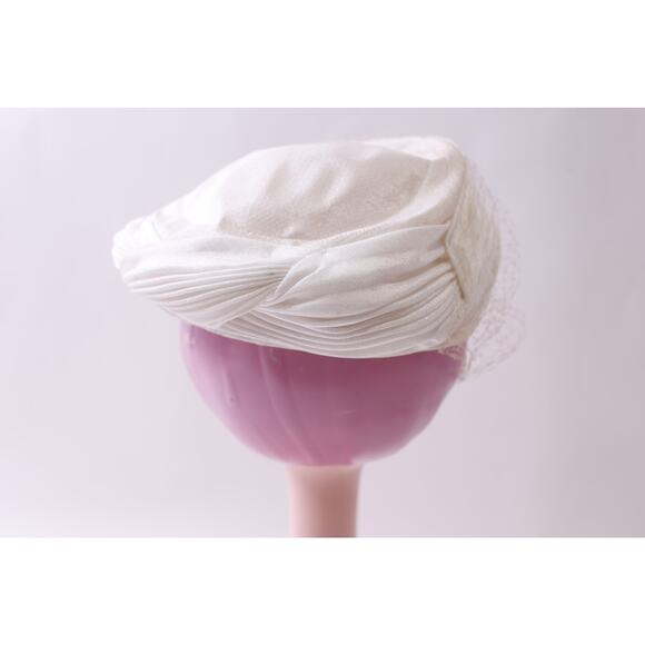 White, Fascinator, Fancy Hat with Veil, Elegant, Evening, ~ 251124-WH 861 - Picture 3 of 4